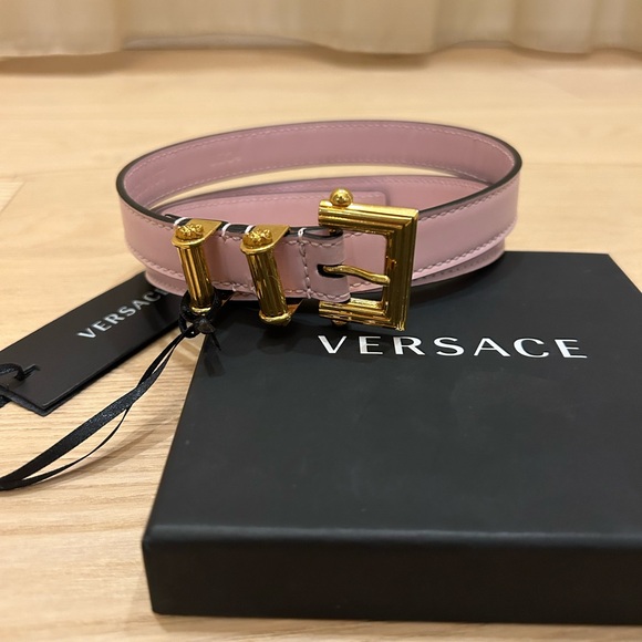 Versace - Picture 1 of 5